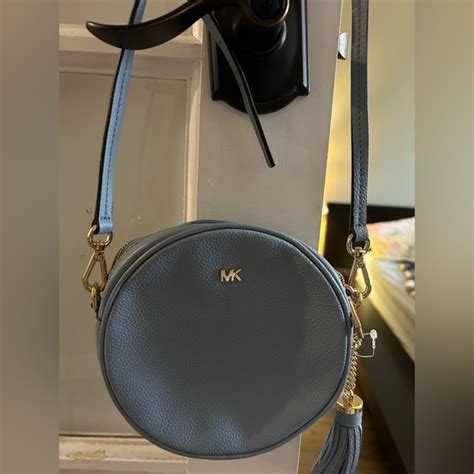 michael michael kors medium canteen circle|Michael Kors Medium Circle Canteen Crossbody Purse .